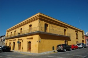 Biblioteca_Andres_Henestrosa-300x199